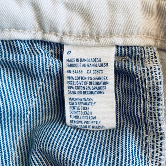 American Eagle Khaki Shorts - Picture 5 of 5